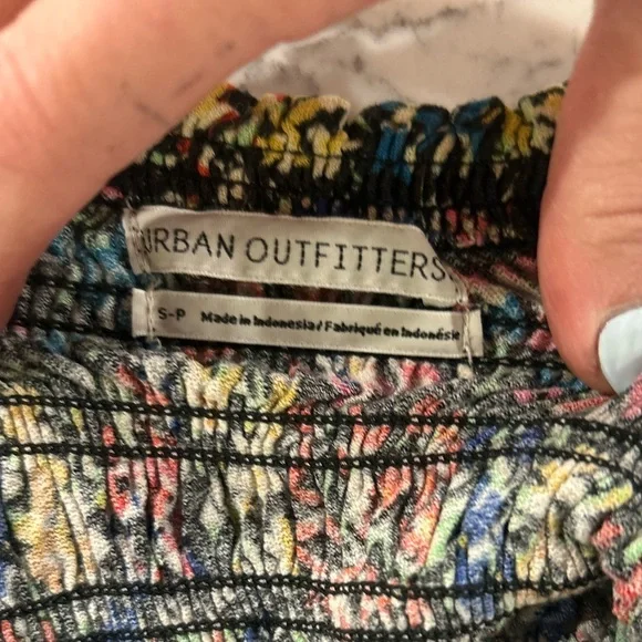 Urban Outfitters top Small Multicolor Cropped Floral Peasant Boho size small - Picture 4 of 4